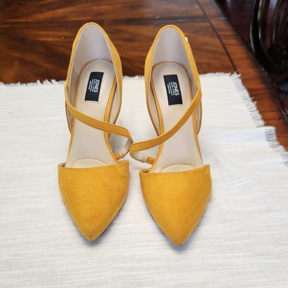 Jones New York Mustard Yellow Heels Size 8M - Picture 12 of 13